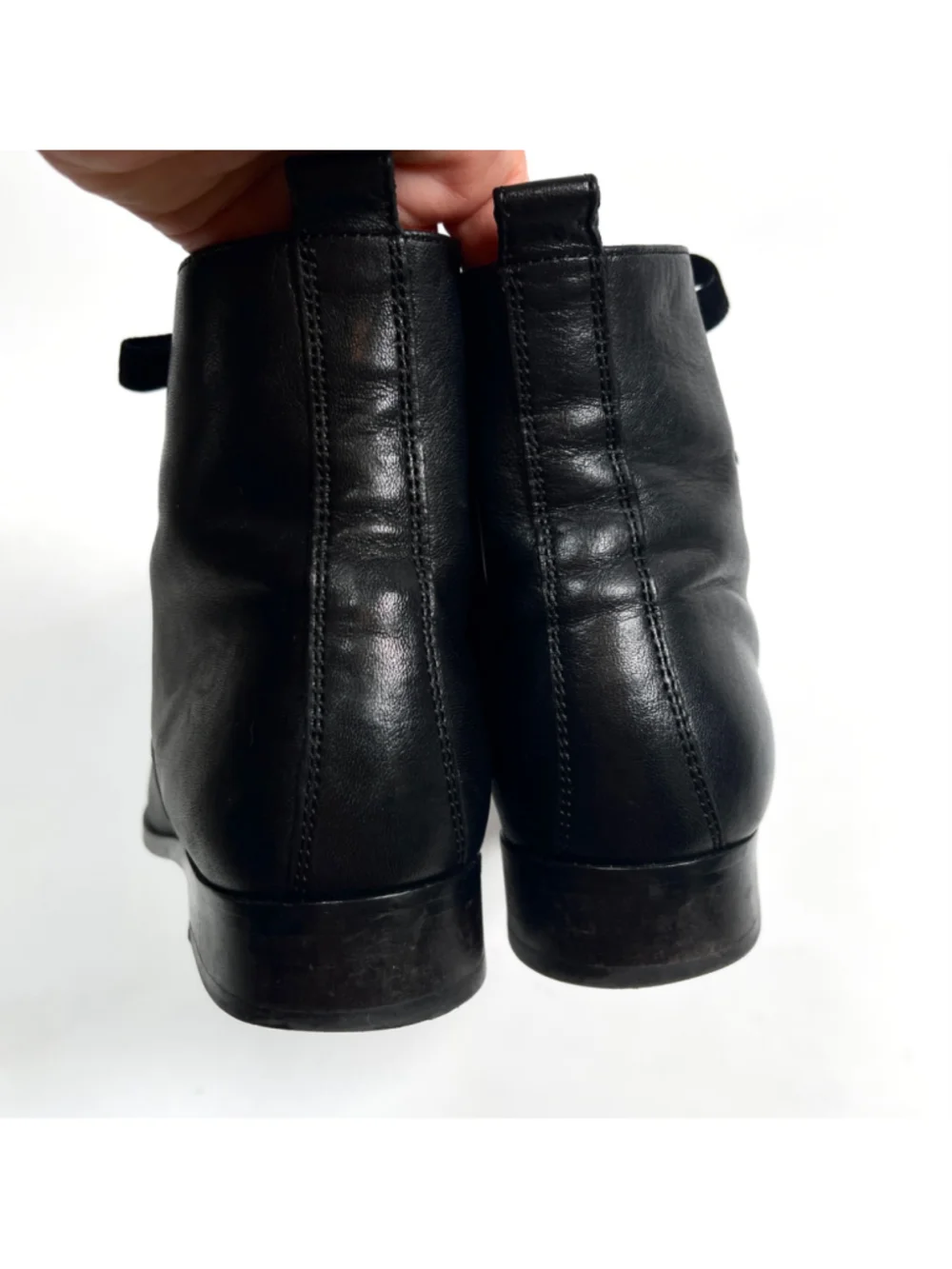 Sézane Womans Boots Black Leather Ankle Boots with Velvet Laces, Size 37 Elegant